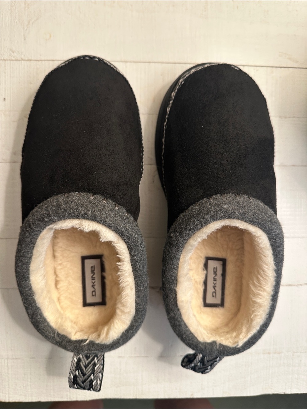 Dakine Black Slip-On Faux Fur Lined Slippers Moccasins